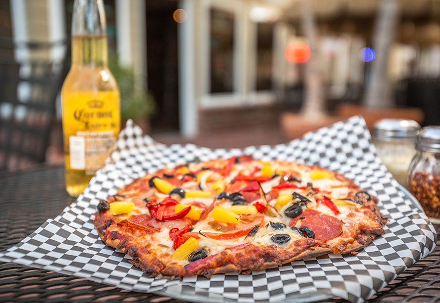 Three Palms Arcade and Restaurant Pizza